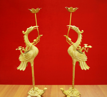 Đôi hạc lớn trong nhà thờ gia tiên